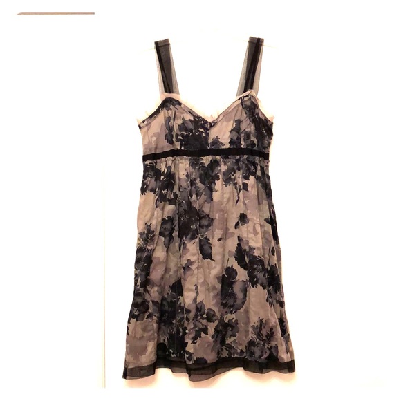 LOFT Dresses & Skirts - NWT Loft Grey and Black Dress Size 6P